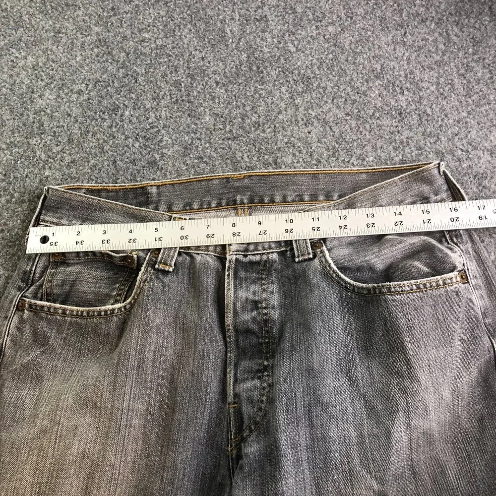 Levis 501 Jeans Mens 32x30 Black Gray Straight Leg Button Fly Faded Y2K - Picture 7 of 13